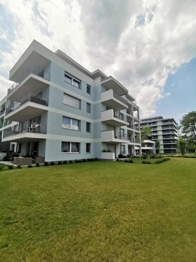 Vízpart Honvéd Apartman Balatonlelle Esterno foto