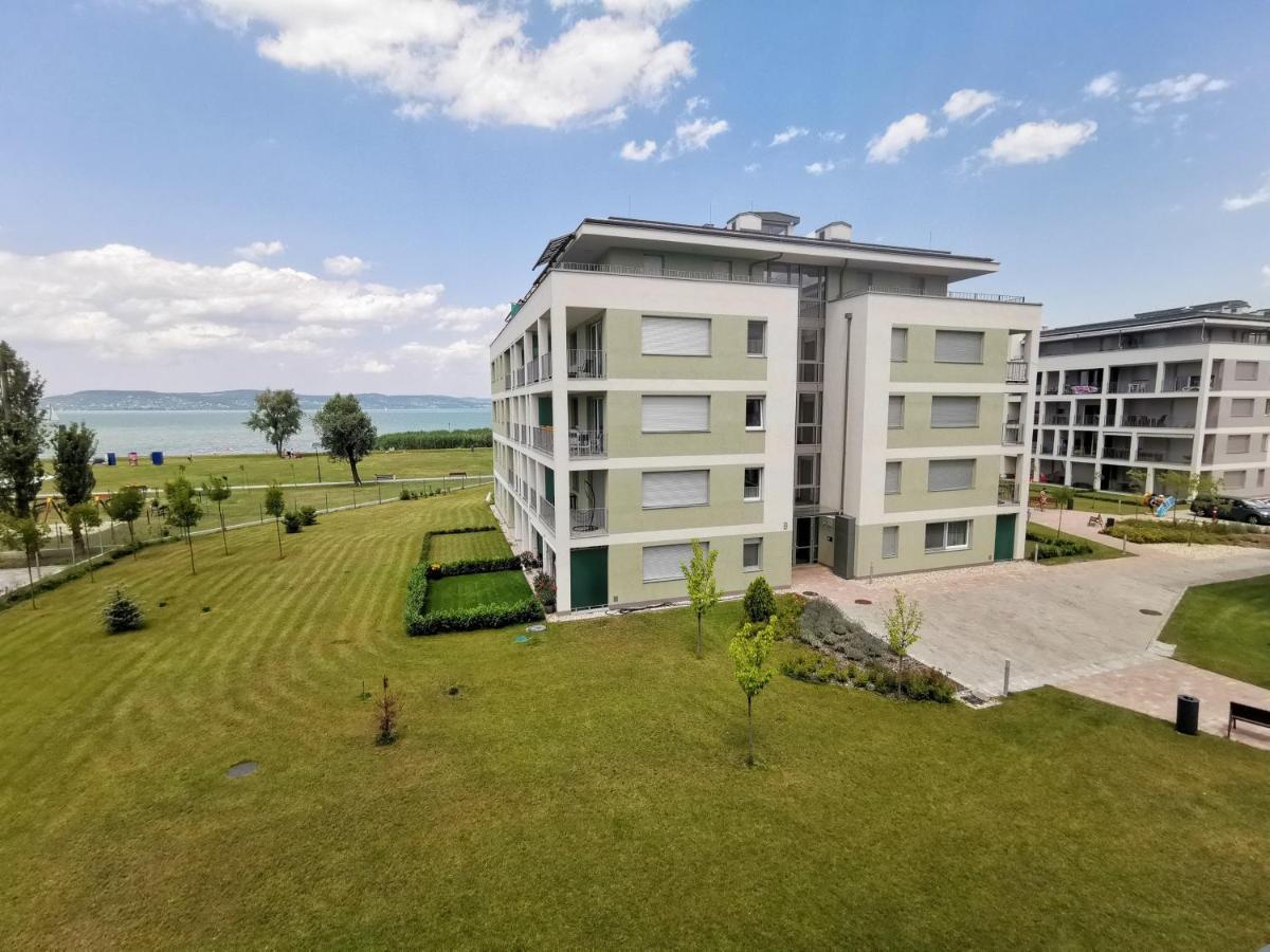 Vízpart Honvéd Apartman Balatonlelle Esterno foto