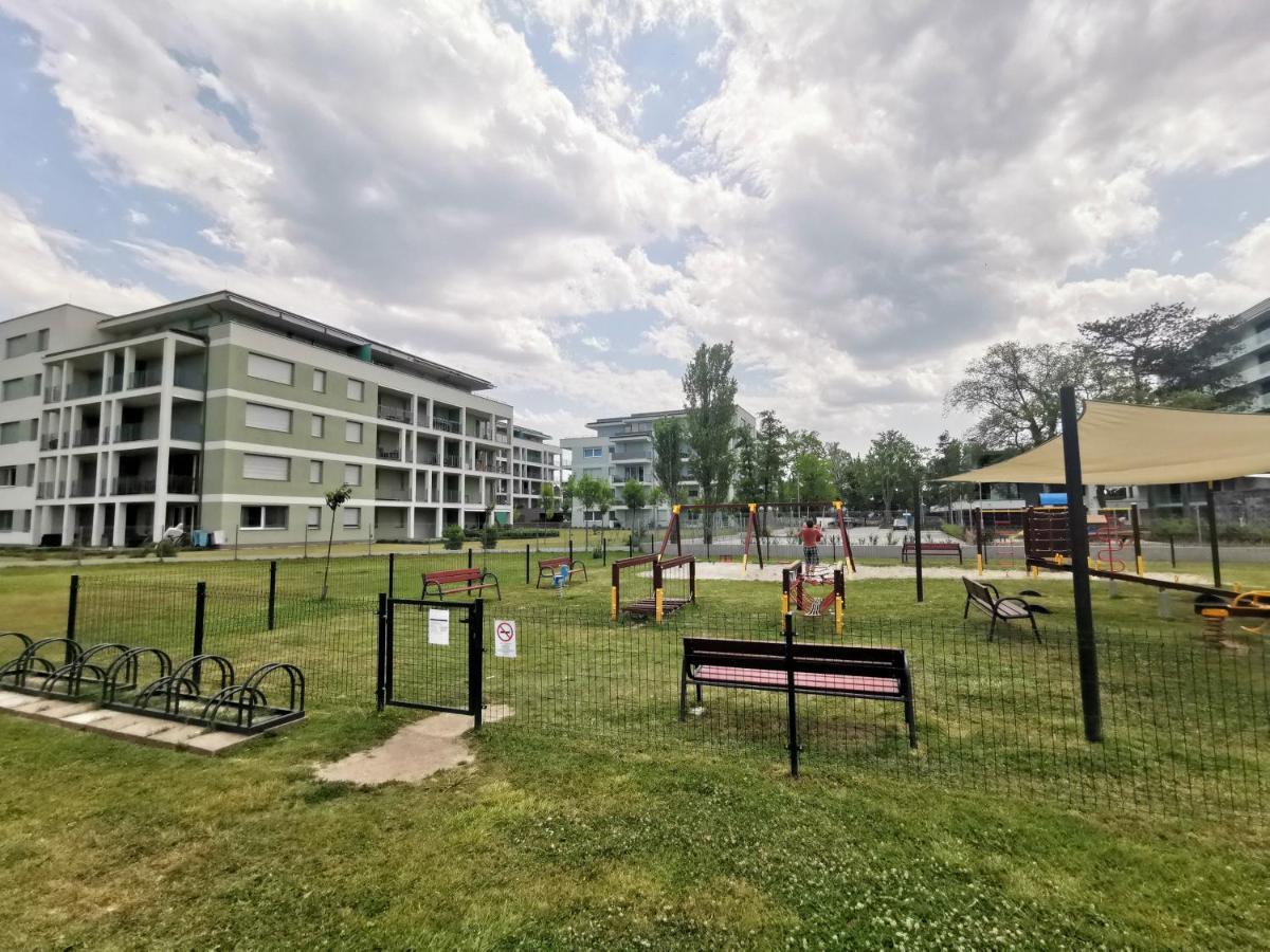 Vízpart Honvéd Apartman Balatonlelle Esterno foto