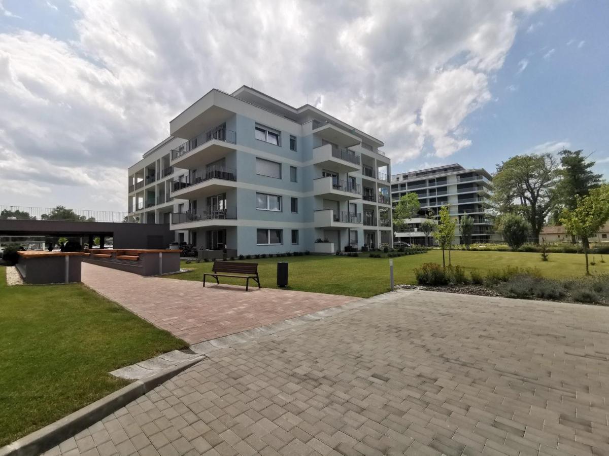 Vízpart Honvéd Apartman Balatonlelle Esterno foto