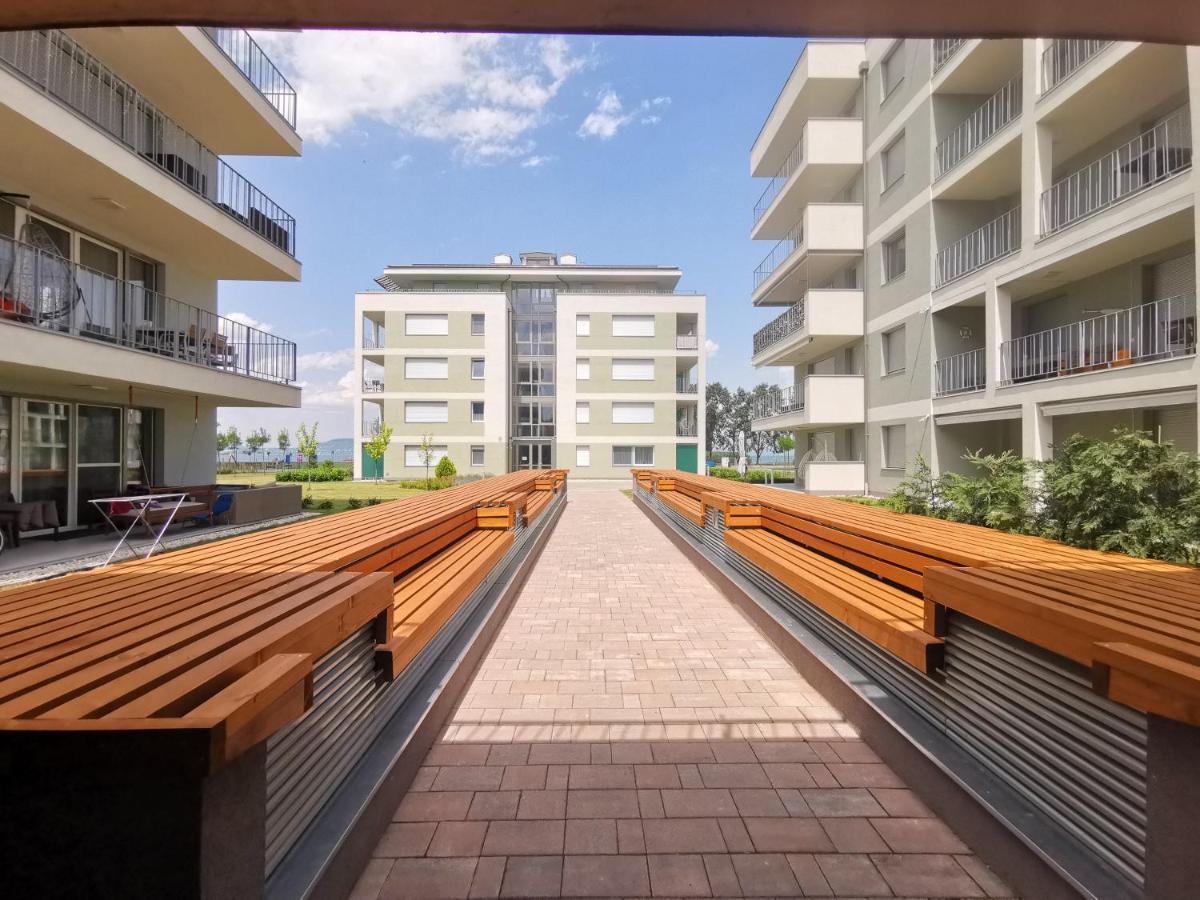 Vízpart Honvéd Apartman Balatonlelle Esterno foto