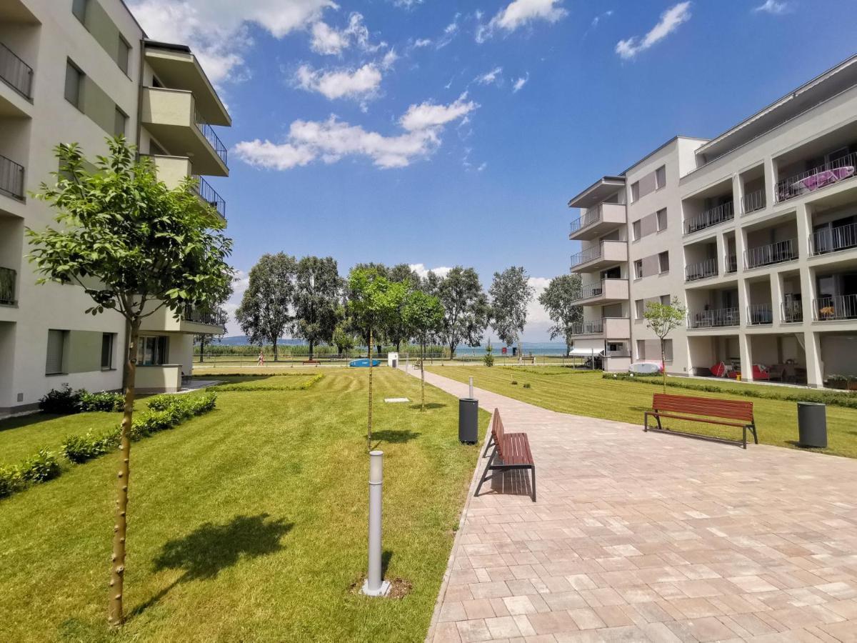 Vízpart Honvéd Apartman Balatonlelle Esterno foto