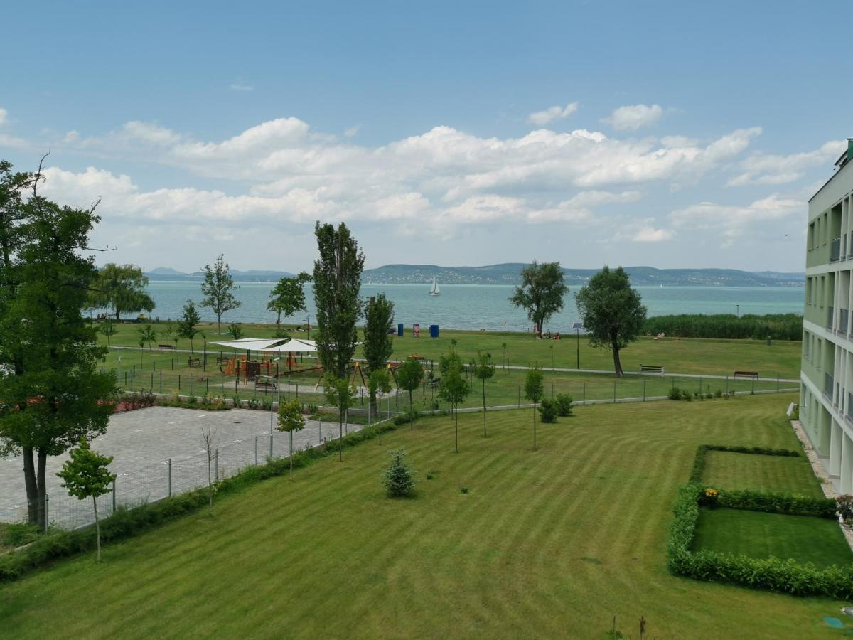 Vízpart Honvéd Apartman Balatonlelle Esterno foto